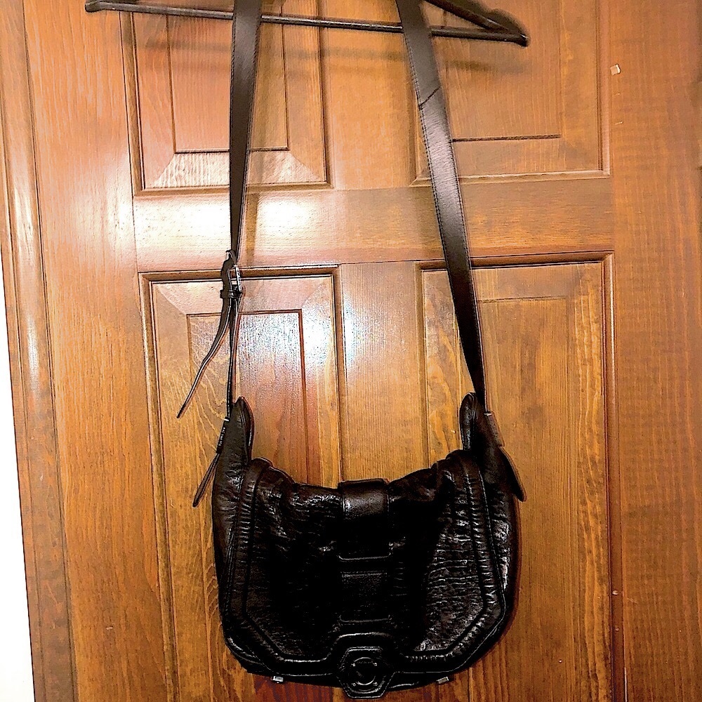 R Zoe Crossbody 💰 SOLD